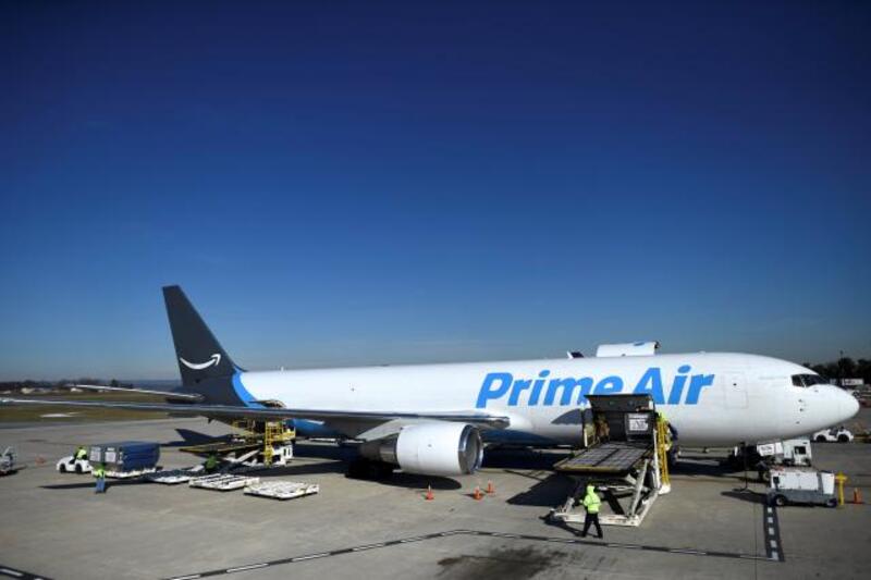 Illustration : Amazon se donne des ailes pour jouer au Père Noël (Premium)