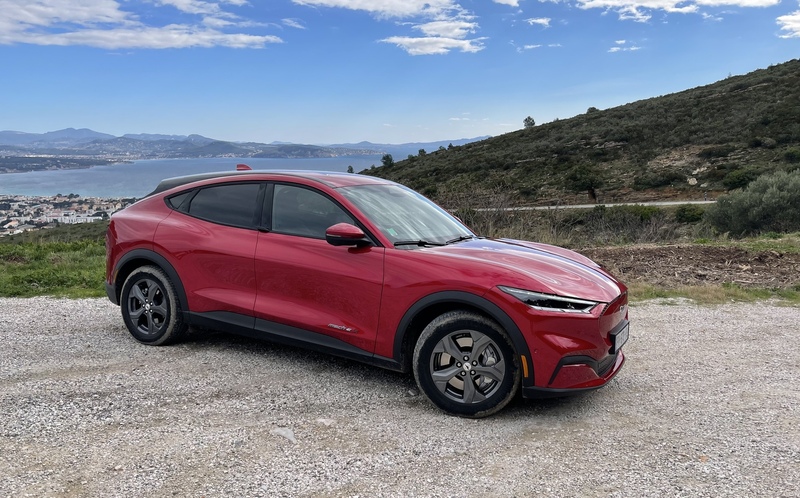 VE : gros rappel pour la Mustang Mach-E et bientôt pour l'Autopilot de Tesla ?