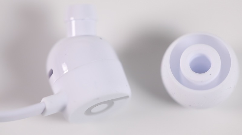 Illustration : Test des BeatsX face aux AirPods : le match !
