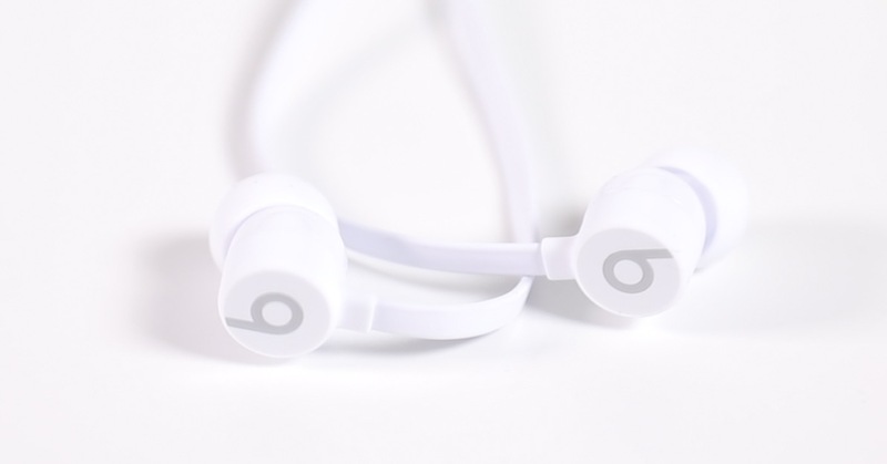 Illustration : Test des BeatsX face aux AirPods : le match !