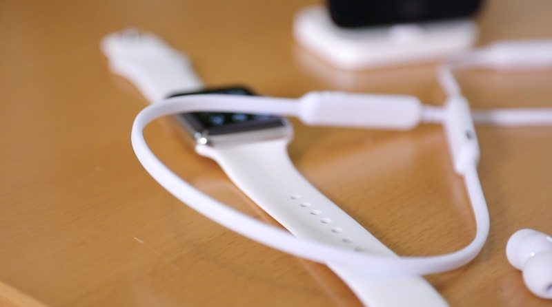 Illustration : Test des BeatsX face aux AirPods : le match !