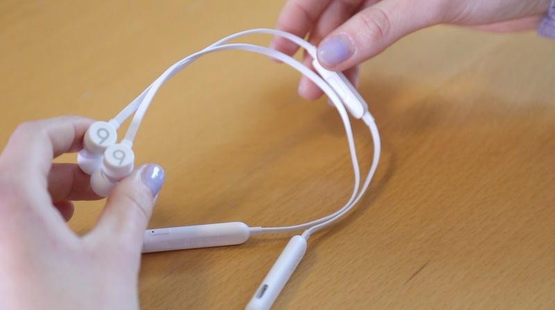 Illustration : Test des BeatsX face aux AirPods : le match !
