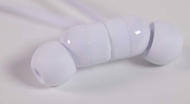 Illustration : Test des BeatsX face aux AirPods : le match !