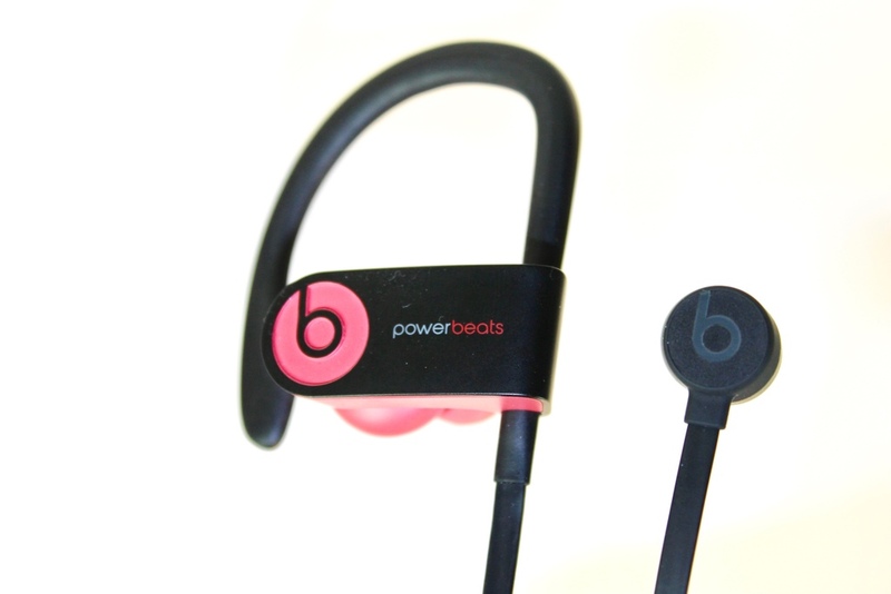 Illustration : Test des BeatsX face aux AirPods : le match !
