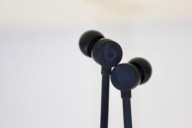 Illustration : Test des BeatsX face aux AirPods : le match !