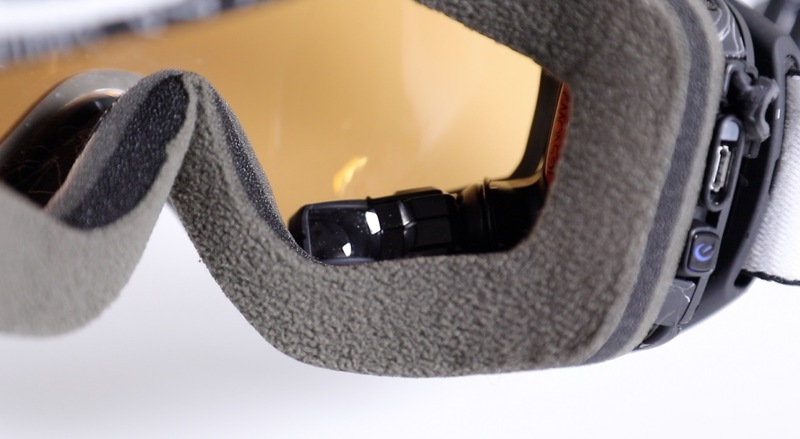 Illustration : Test du Oakley Airwave 1.5, un masque de ski connecté avec affichage tête haute !