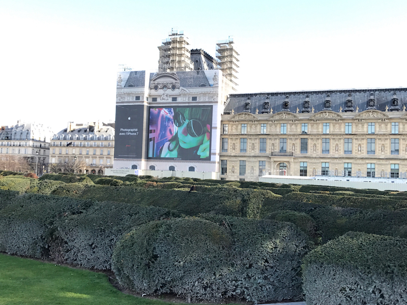 Photo : l'iPhone 7 cache les travaux du musée des arts décoratifs à Paris