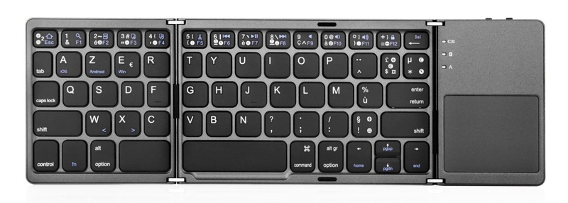 Illustration : Promos : support pour smartphones, câbles Lightning, cartes SD et clavier BT pliable