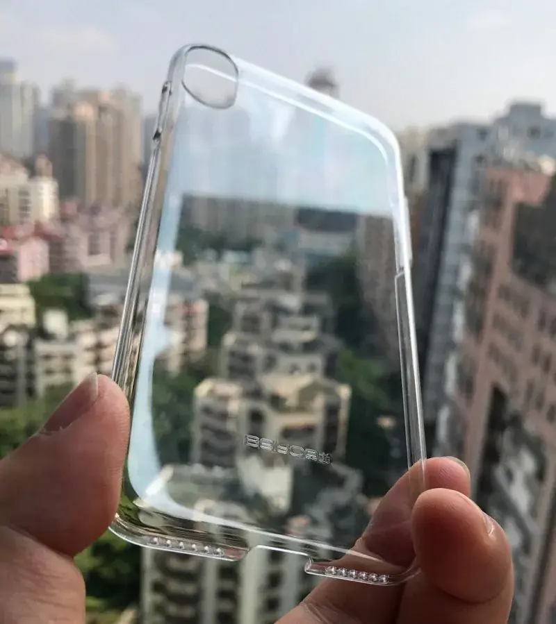 Une coque pour iPhone 8 avec un double-capteur vertical (et pas de TouchID à l'arrière)