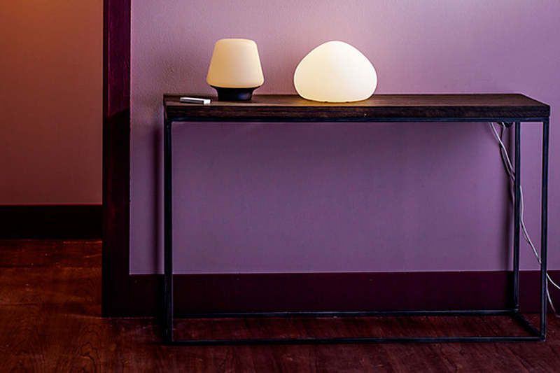 Illustration : Philips Hue présente deux nouvelles lampes HomeKit à poser un peu partout