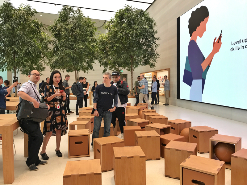 Visite de l'Apple Store de Singapour avant son inauguration fin mai