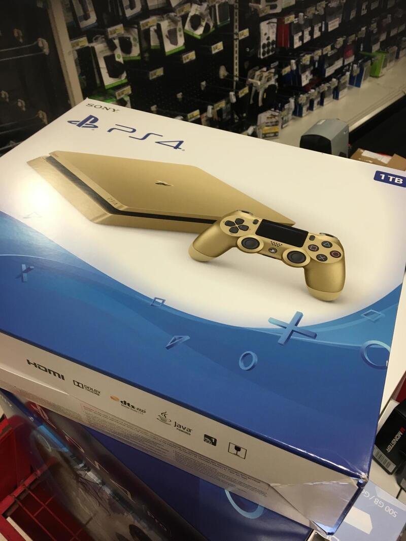 Illustration : Une PS4 dorée en vente le 9 juin prochain ?