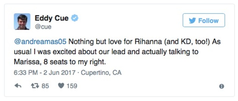 Illustration : Insolite : Eddy Cue s'attire les foudres des fans de Rihanna en plein match de basket-ball
