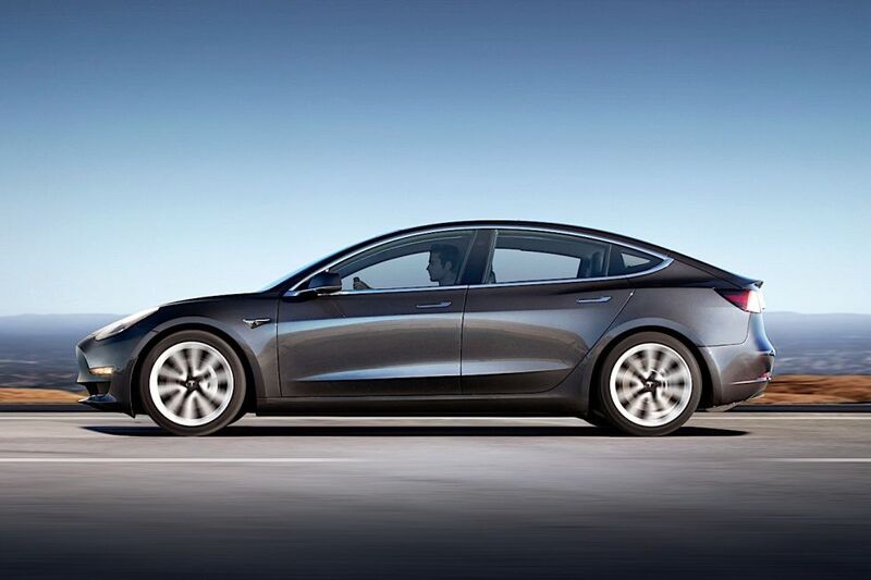 Illustration : Premières livraisons pour la Tesla Model 3 : pas de HUD, une grosse tablette et de l'attente