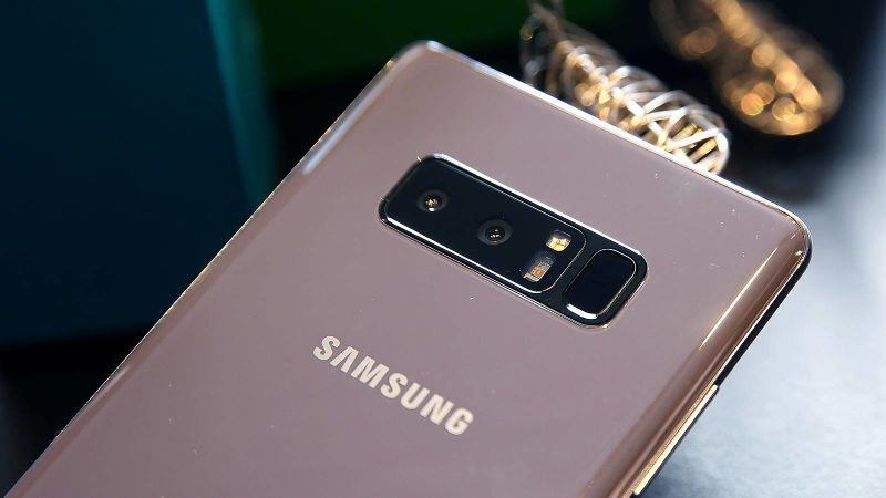 Samsung présente son Galaxy Note 8 : double-capteur, 1000€ et un écran "infini" de 6,3"