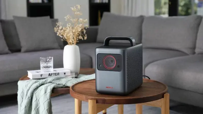 Un chargeur Nano II 100W, une sonnette avec 2 caméras, une webcam avec éclairage intégré et un projecteur 4K chez Anker #CES2022