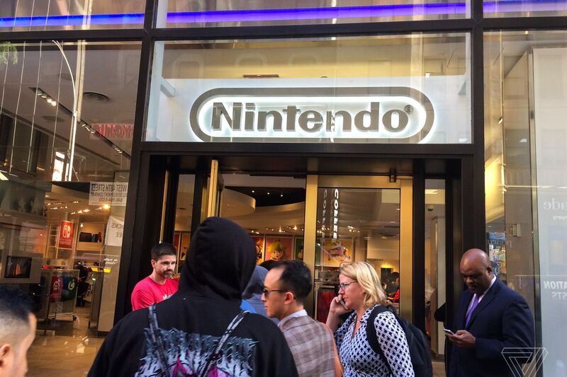 Illustration : L'image du soir : les geeks font la queue pour la SNES Mini