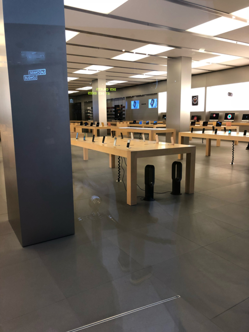Illustration : En images : l'iPhone X est en place dans les Apple Store