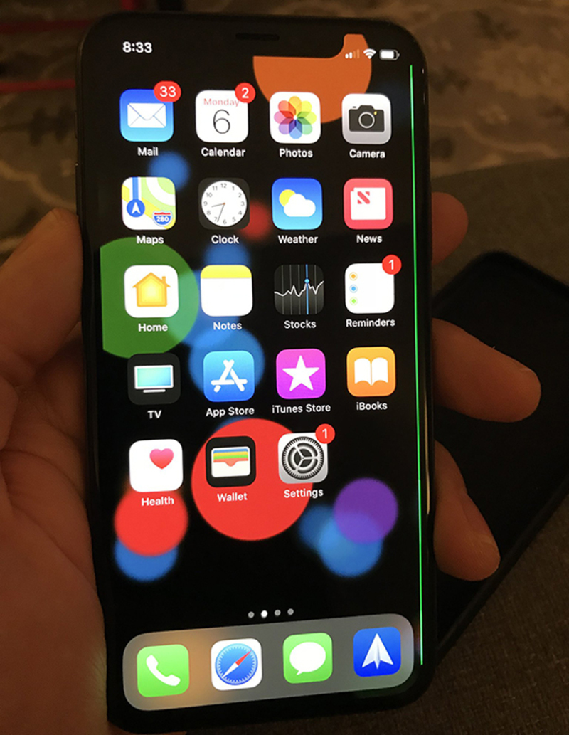 Illustration : Une mystérieuse ligne verte sur l'écran de l'iPhone X !