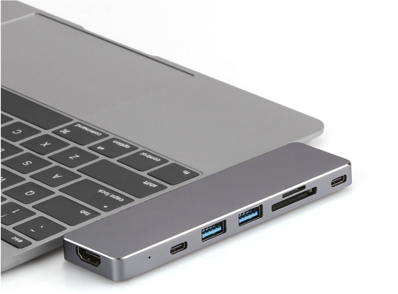 Illustration : Promos : trottinette électrique, Phantom 3, hubs USB-C, clé USB-Lightning et câble MFi