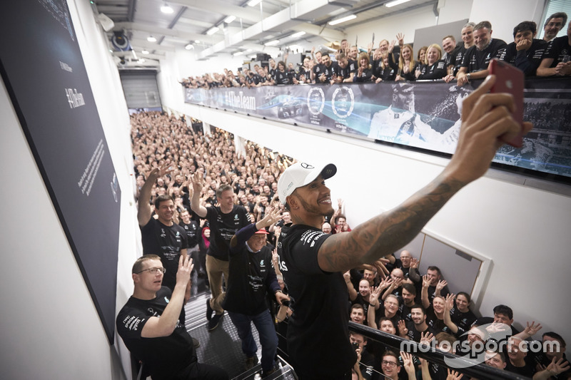 People : des anges et des abdos ! (Lewis Hamilton, Victoria's Secret, Jared Leto)