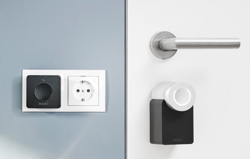 Illustration : Promos : serrure connectée, appareil photo, chargeurs Qi, enceinte AirPlay, Philips Hue...