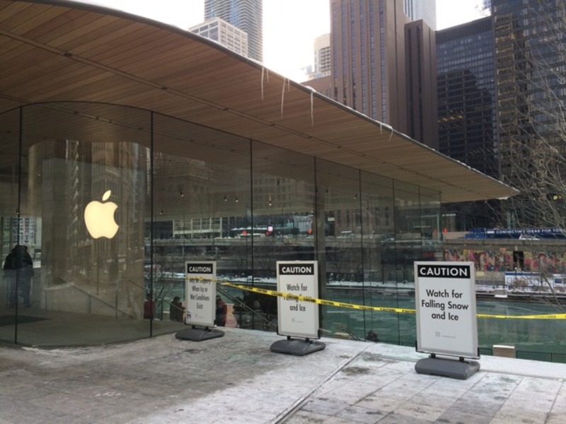 Illustration : Apple Store de Chicago : gare aux stalactites !