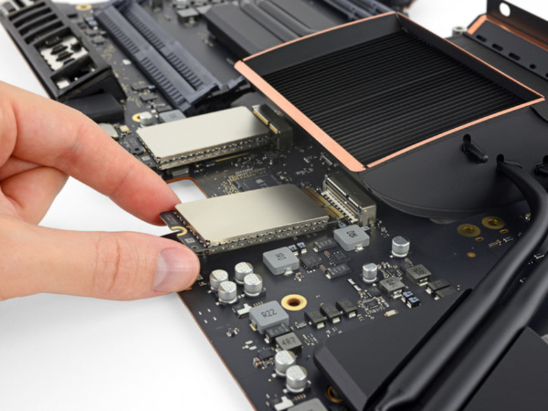 Illustration : Le double-SSD des iMac Pro n'est sans doute pas un RAID