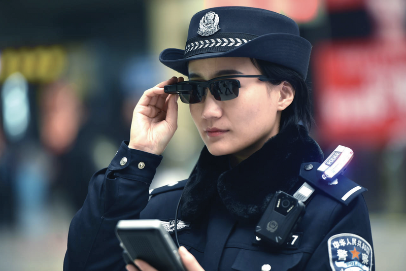 Illustration : Reconnaissance faciale : des lunettes à la James Bond pour la police chinoise !