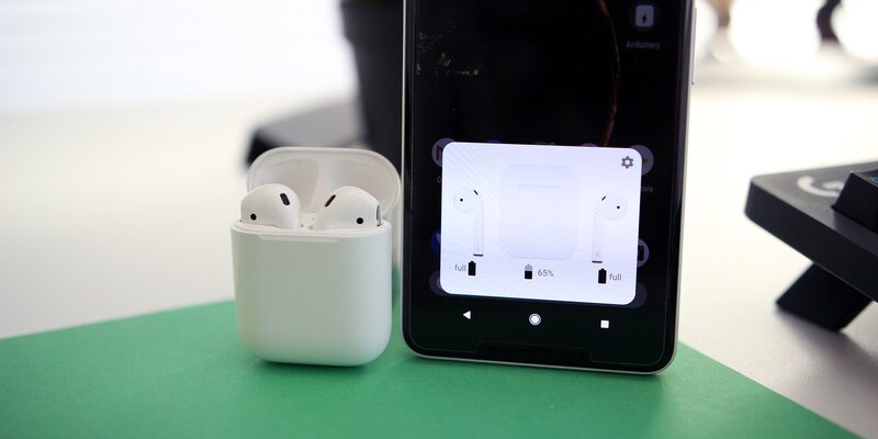 Illustration : AirPods sur Android : AirBattery détecte les écouteurs dans les oreilles