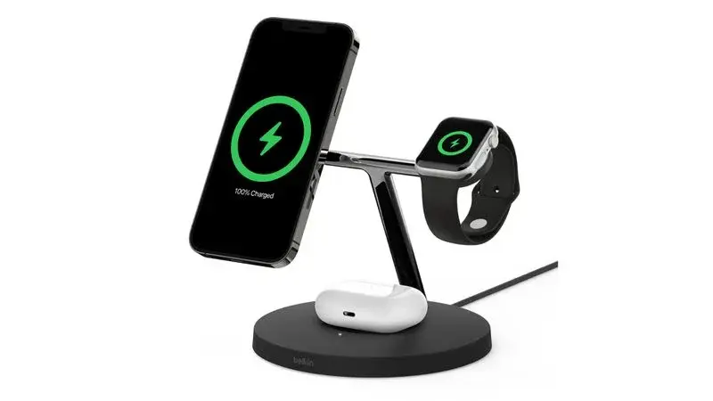 Une nouvelle version du chargeur 3-en-1 de Belkin avec la charge rapide pour Apple Watch Series 7