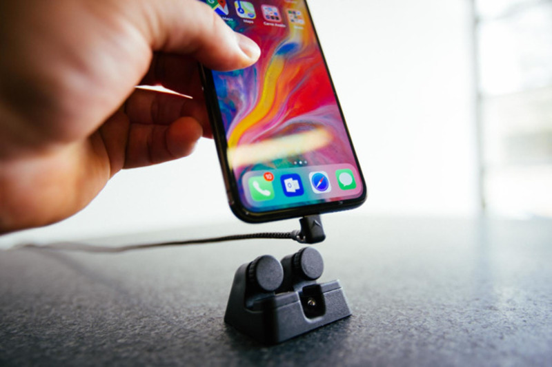 Illustration : CordDock : un nouveau dock pour iPhone qui peut perdre le fil