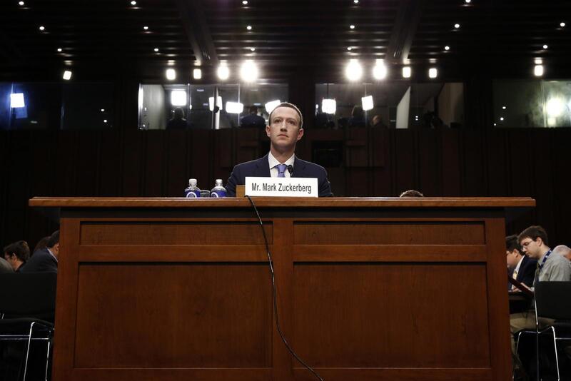 Illustration : Facebook : Mark Zuckerberg s'en sort plutôt bien (et s'était même préparé à tacler Tim Cook)
