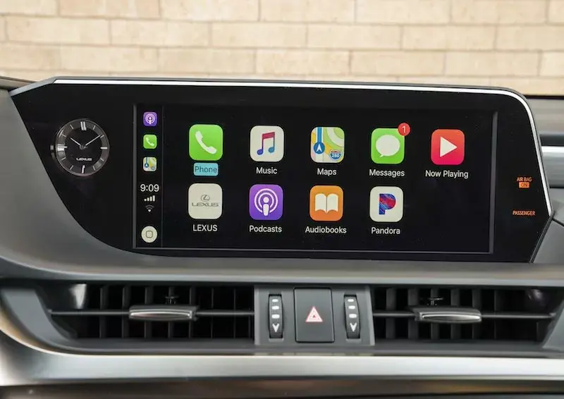 5 ans après ses concurrents, Toyota/Lexus redevient "high-tech" (CarPlay inside)