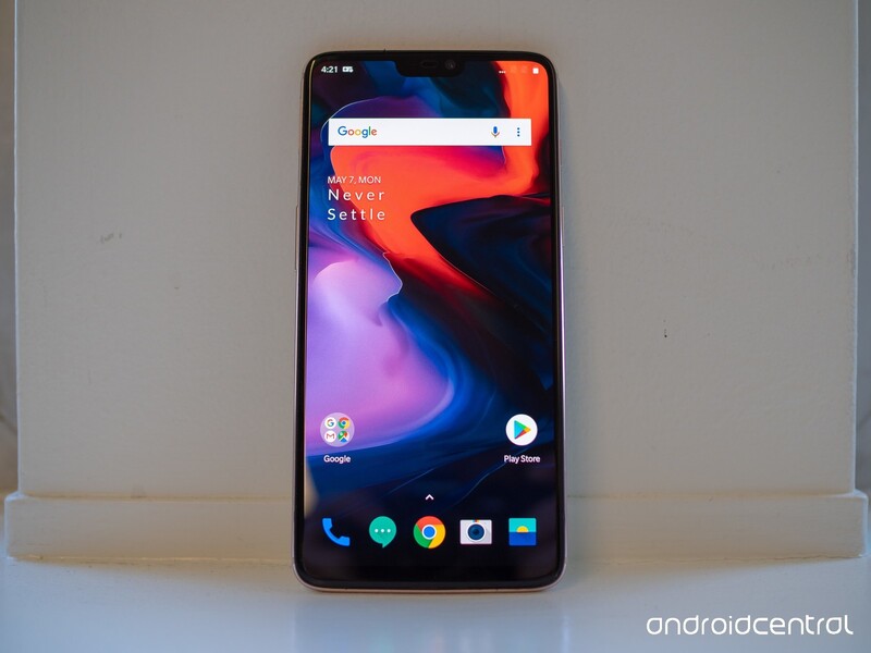Illustration : OnePlus 6 : port jack, pas de charge à induction, des écouteurs sans-fil et à partir de 519€