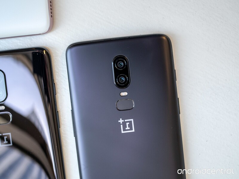 Illustration : OnePlus 6 : port jack, pas de charge à induction, des écouteurs sans-fil et à partir de 519€