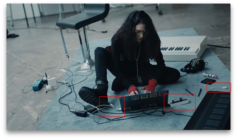 Illustration : #TrollDay : "Derrière le Mac", il y a des adaptateurs et des fils, même dans les pubs d'Apple