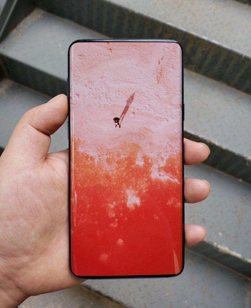 Illustration : Galaxy S10 : un prototype supposé avec des bordures d'écran très fines (et sans encoche)