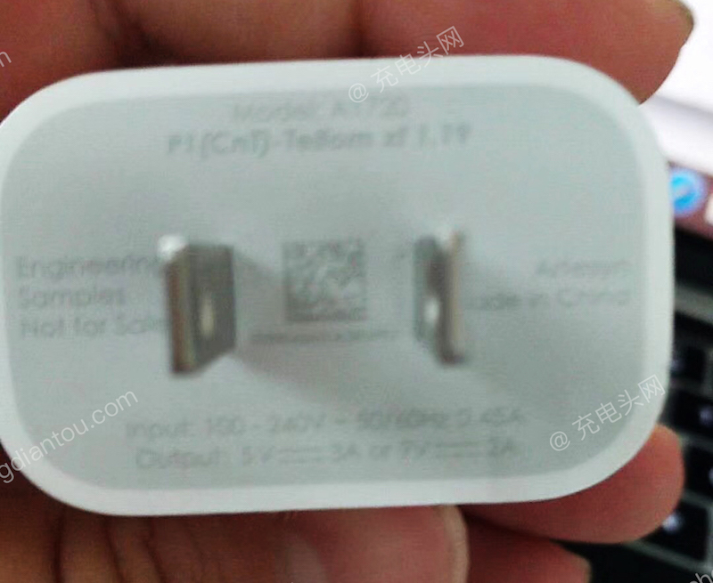 iPhone 2018 : les premières vraies photos du chargeur de 18W ?