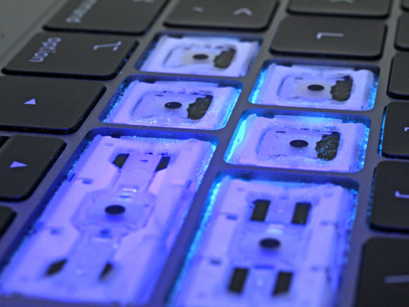 Illustration : Le clavier des MacBook Pro 2018 ne protège pas complètement du blocage des touches