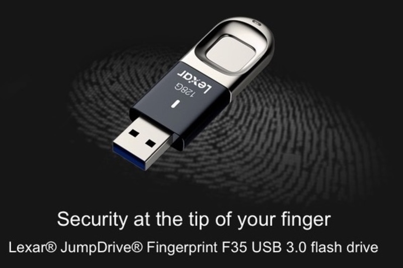 Illustration : Une clé USB avec lecteur d'empreintes digitales chez Lexar