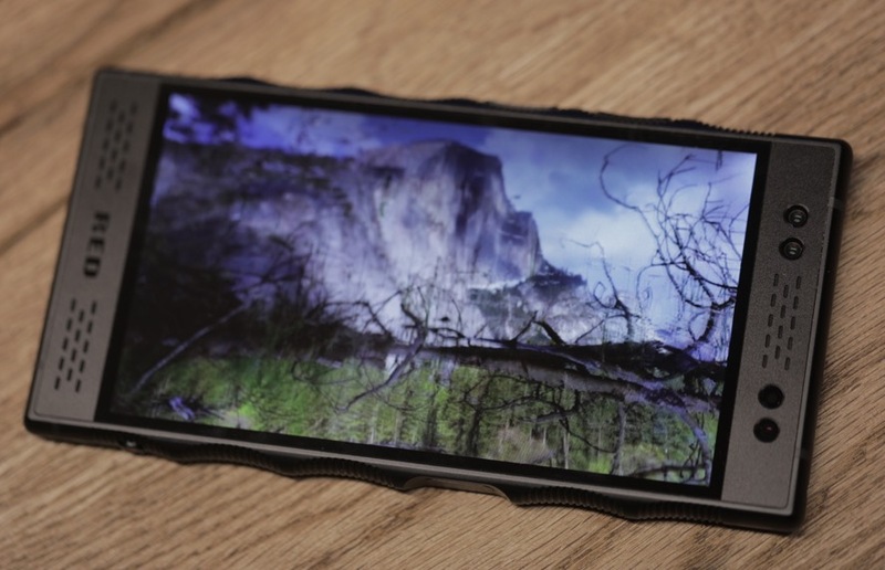 Illustration : RED Hydrogen One : des premiers tests décevants pour le téléphone holographique