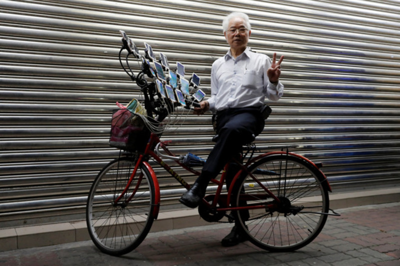 Illustration : Insolite : que peut-on faire avec un vélo et quinze smartphones ?
