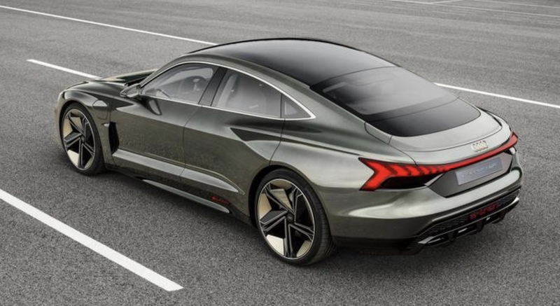 Illustration : Audi e-tron GT : une concurrente pour la Tesla Model S, mais pas avant 2021