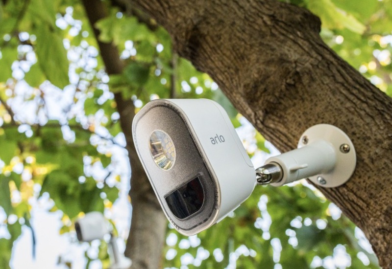 Illustration : Test express Arlo Security Light : l'éclairage intelligent, pour l'intérieur comme l'extérieur