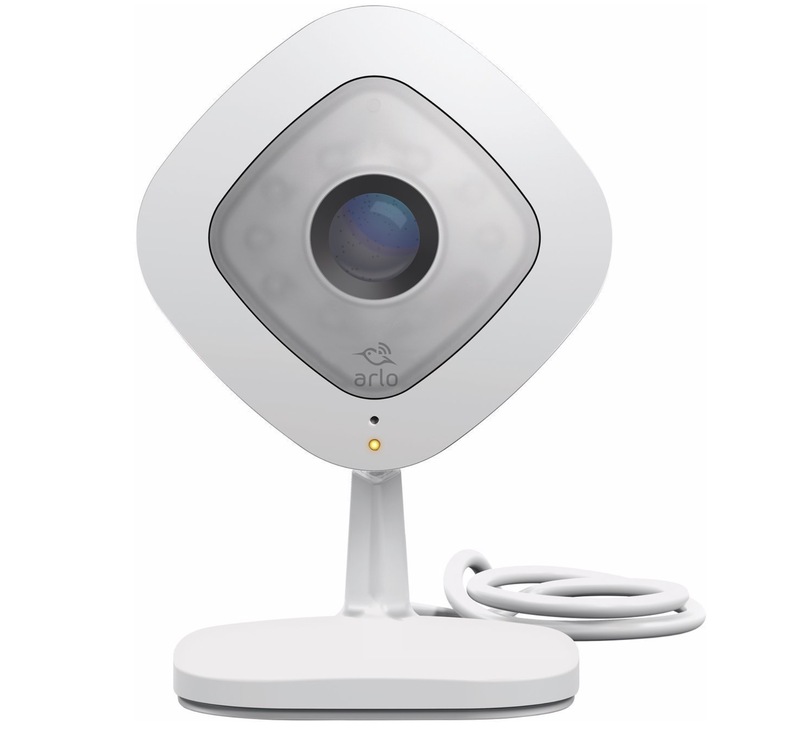 Promos : Arlo RBK53 à 324€, caméra Arlo Q à 143€, microSDXC SanDisk 400Go à 89€