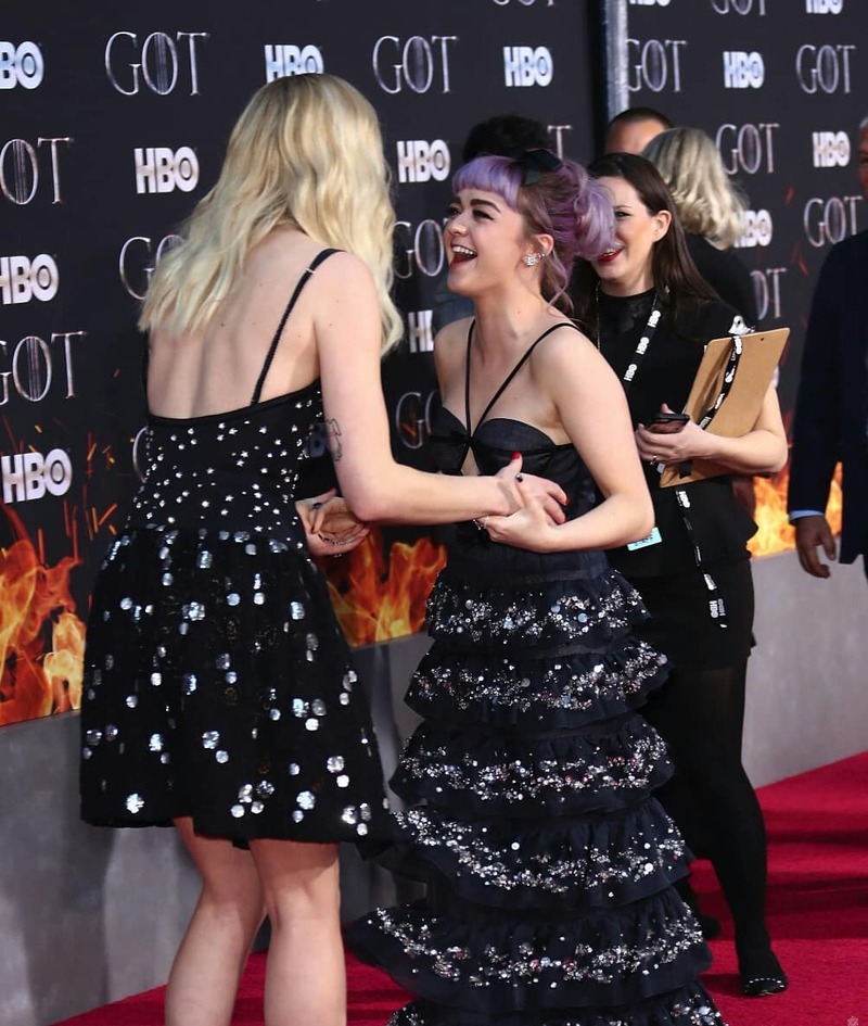 Illustration : People spéciale Game of Thrones (avec Emily Ratajkowksi et Zac Efron aussi)