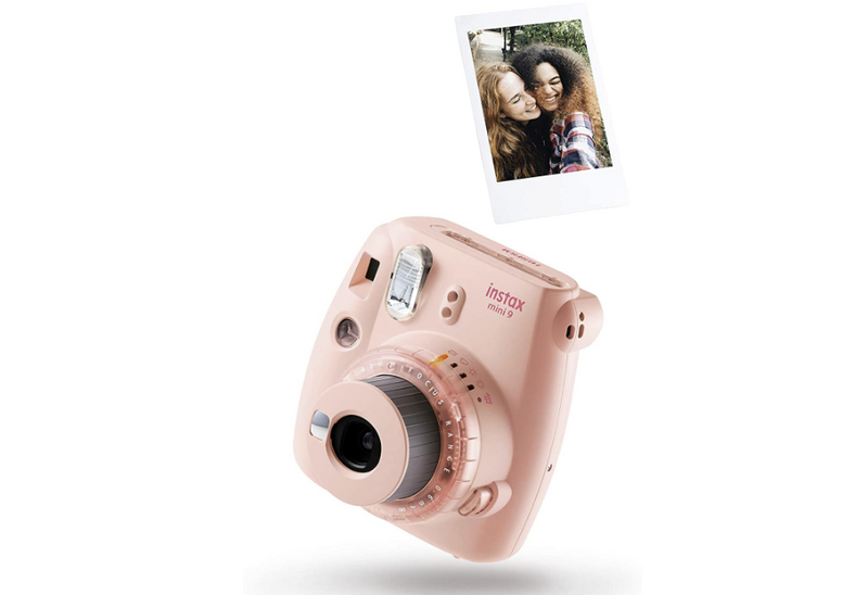 Illustration : Promos : cartes Fnac 60 et 150€ à 50 et 130€, microphone USB Blue Yeti à 91€, pack Instax mini 9 à 69€