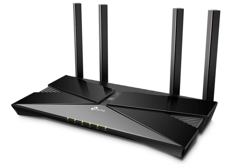 Illustration : Promos : ruban LED TP-Link 5m à 25€, Wi-Fi 6 Mesh dès 275€, caméra de sécurité motorisée à 32€, switch Ethernet PoE à 34€