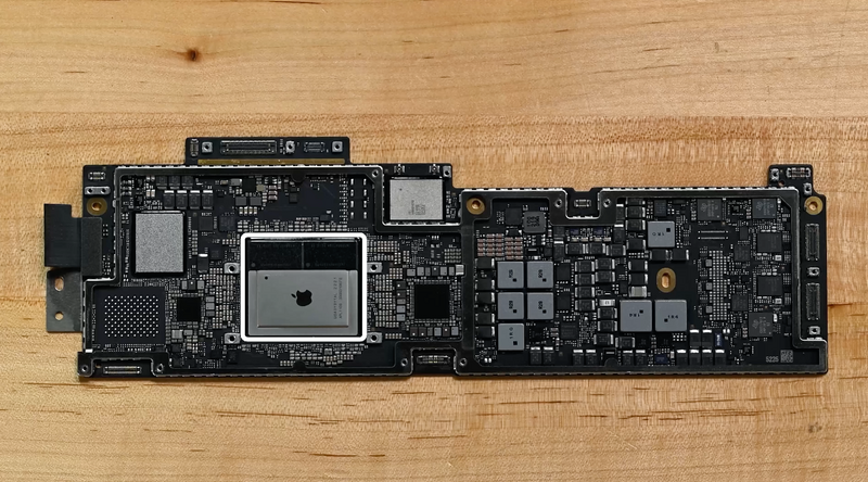 MacBook Air M2. : pas de dissipateur thermique mais un mystérieux accéléromètre